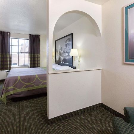 Super 8 By Wyndham Tulsa/Downtown/East Hotel Kültér fotó