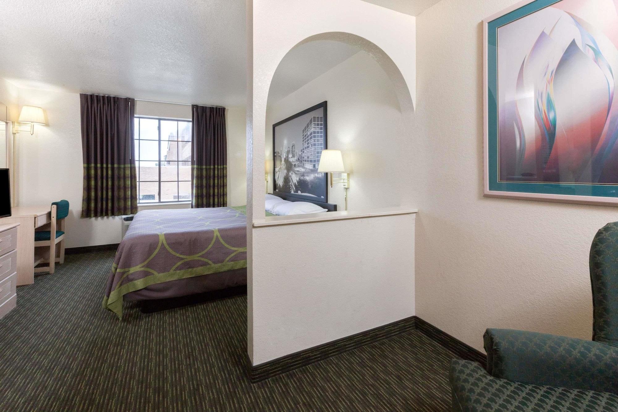 Super 8 By Wyndham Tulsa/Downtown/East Hotel Kültér fotó