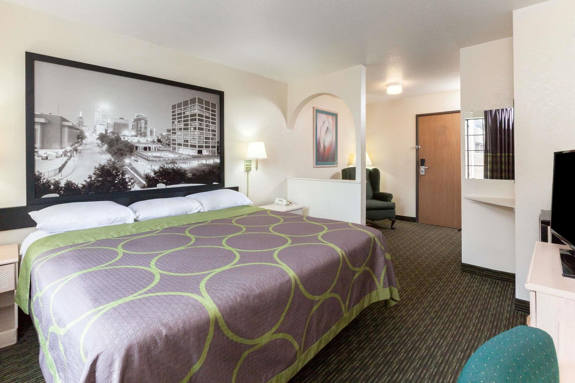 Super 8 By Wyndham Tulsa/Downtown/East Hotel Kültér fotó