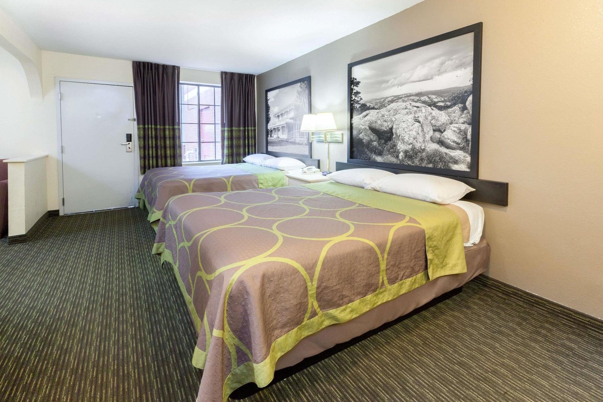 Super 8 By Wyndham Tulsa/Downtown/East Hotel Kültér fotó