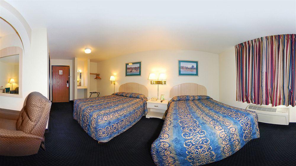 Super 8 By Wyndham Tulsa/Downtown/East Hotel Kültér fotó